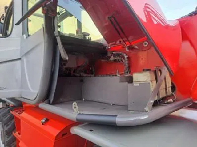 Погрузчик Manitou MRT 2150+ Privilege All-Terrain Rotating Telehandler (2015): фото 19
