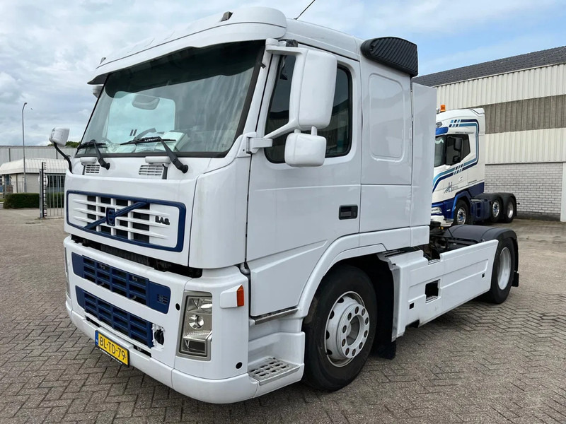 Volvo FM 9 MOTOR DEFECT (motor start wel maar kan niet rijden) - Тягач: фото 1 Volvo FM 9 MOTOR DEFECT (motor start wel maar kan niet rijden) - Тягач: фото 1