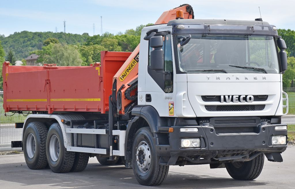 Iveco TRAKKER 360 * Kipper 5,60m* KRAN /FUNK * 6x4 Iveco TRAKKER 360 * Kipper 5,60m* KRAN /FUNK * 6x4 - Автоманипулятор, Самосвал: фото 3 Iveco TRAKKER 360 * Kipper 5,60m* KRAN /FUNK * 6x4 Iveco TRAKKER 360 * Kipper 5,60m* KRAN /FUNK * 6x4 - Автоманипулятор, Самосвал: фото 3