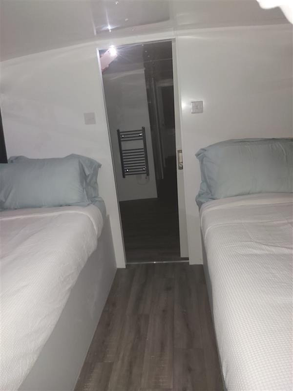 Reduced to £30,000, 2001 Double decker accommodation bus, fully equipped, MOT tested, currently in Hayes, Middlesex. - Двухэтажный автобус: фото 5 Reduced to £30,000, 2001 Double decker accommodation bus, fully equipped, MOT tested, currently in Hayes, Middlesex. - Двухэтажный автобус: фото 5