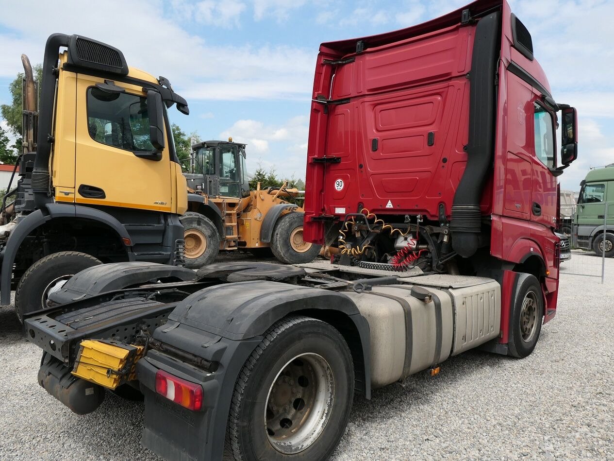 Тягач Mercedes-Benz Actros 1845: фото 6