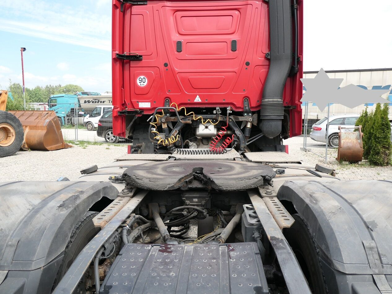 Тягач Mercedes-Benz Actros 1845: фото 7