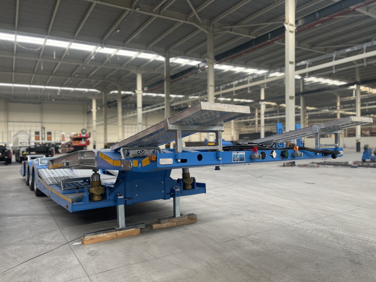 Новый Полуприцеп-автовоз для транспортировки тяжёлой техники LIDER 2025 NEW UNUSED READY IN FACTORY STOCK: фото 9