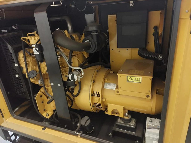 Cat DE33E0 - Погрузочно-разгрузочная техника: фото 4 Cat DE33E0 - Погрузочно-разгрузочная техника: фото 4