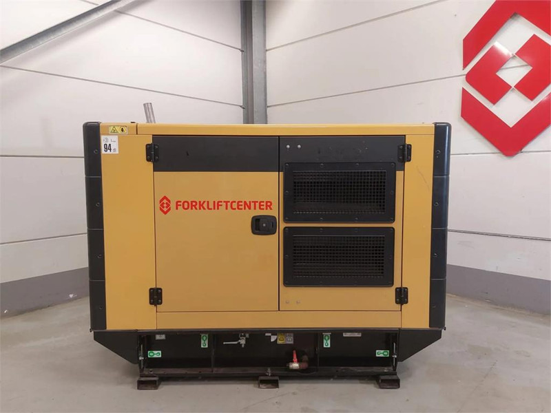 Cat DE33E0 - Погрузочно-разгрузочная техника: фото 2 Cat DE33E0 - Погрузочно-разгрузочная техника: фото 2