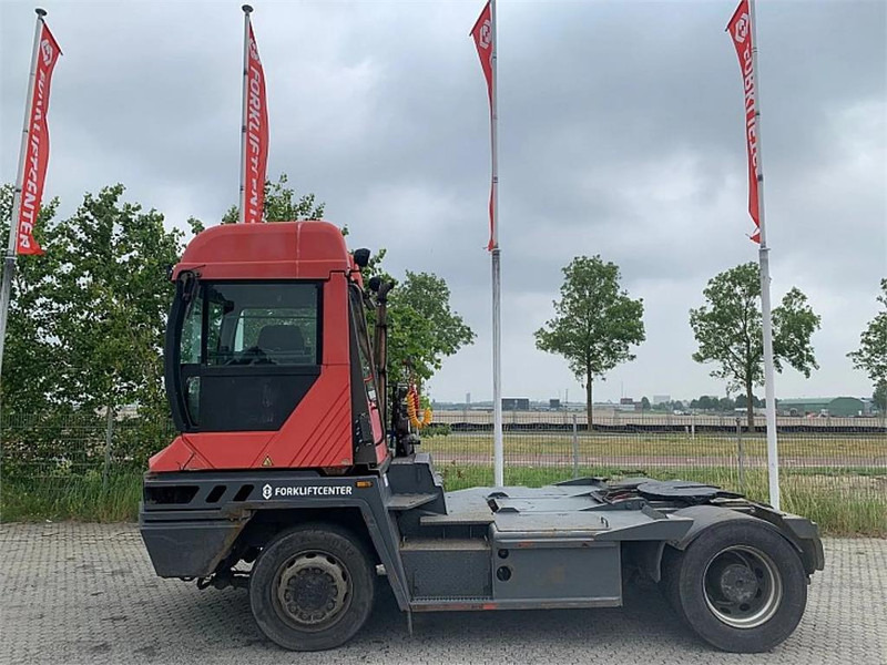 Terberg RT222 4x4 - Терминальный тягач: фото 3 Terberg RT222 4x4 - Терминальный тягач: фото 3