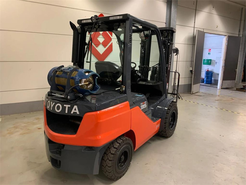 Toyota 02-8FGJF35 - Газовый погрузчик: фото 3 Toyota 02-8FGJF35 - Газовый погрузчик: фото 3