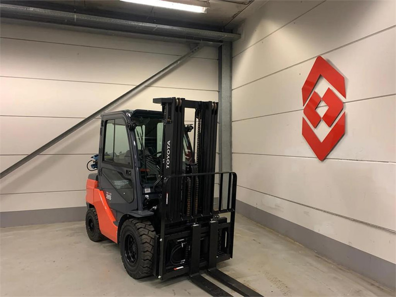 Toyota 02-8FGJF35 - Газовый погрузчик: фото 3 Toyota 02-8FGJF35 - Газовый погрузчик: фото 3