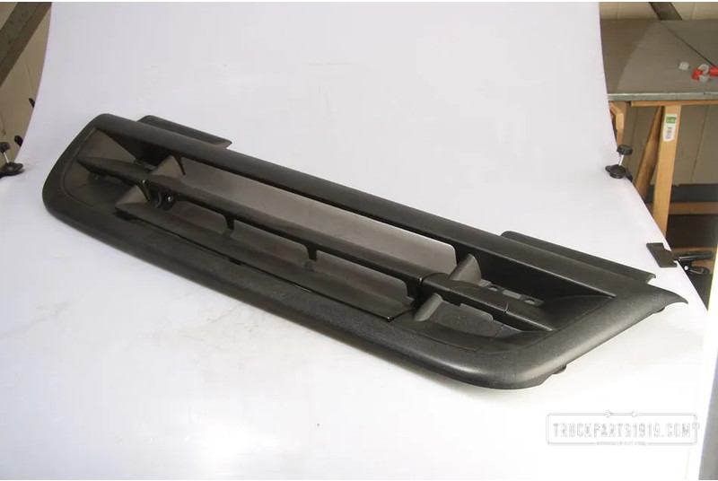 DAF 1375567 Grille onder CF85 - Решётка радиатора для Грузовиков: фото 1 DAF 1375567 Grille onder CF85 - Решётка радиатора для Грузовиков: фото 1