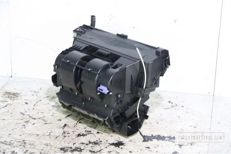 Iveco Heating, Ventilation & AC Kachel airco motor - Отопление/ Вентиляция для Грузовиков: фото 2 Iveco Heating, Ventilation & AC Kachel airco motor - Отопление/ Вентиляция для Грузовиков: фото 2