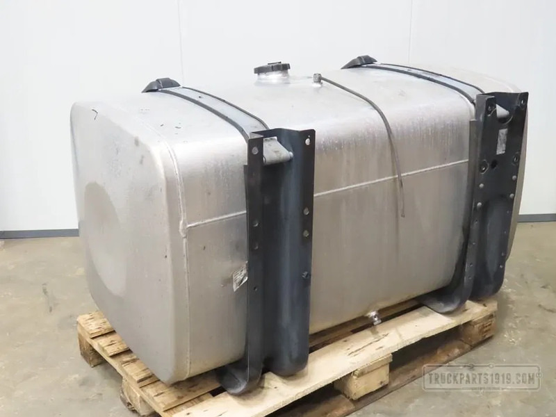 MAN 81.12201-5967 Brandstoftank + steunen 580L M - Топливный бак для Грузовиков: фото 2 MAN 81.12201-5967 Brandstoftank + steunen 580L M - Топливный бак для Грузовиков: фото 2
