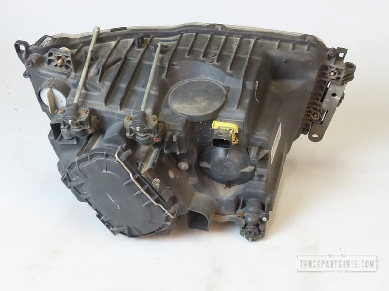 Mercedes-Benz MB A 9608201839 | Koplamp Li. MP4 - Передняя фара для Грузовиков: фото 2 Mercedes-Benz MB A 9608201839 | Koplamp Li. MP4 - Передняя фара для Грузовиков: фото 2