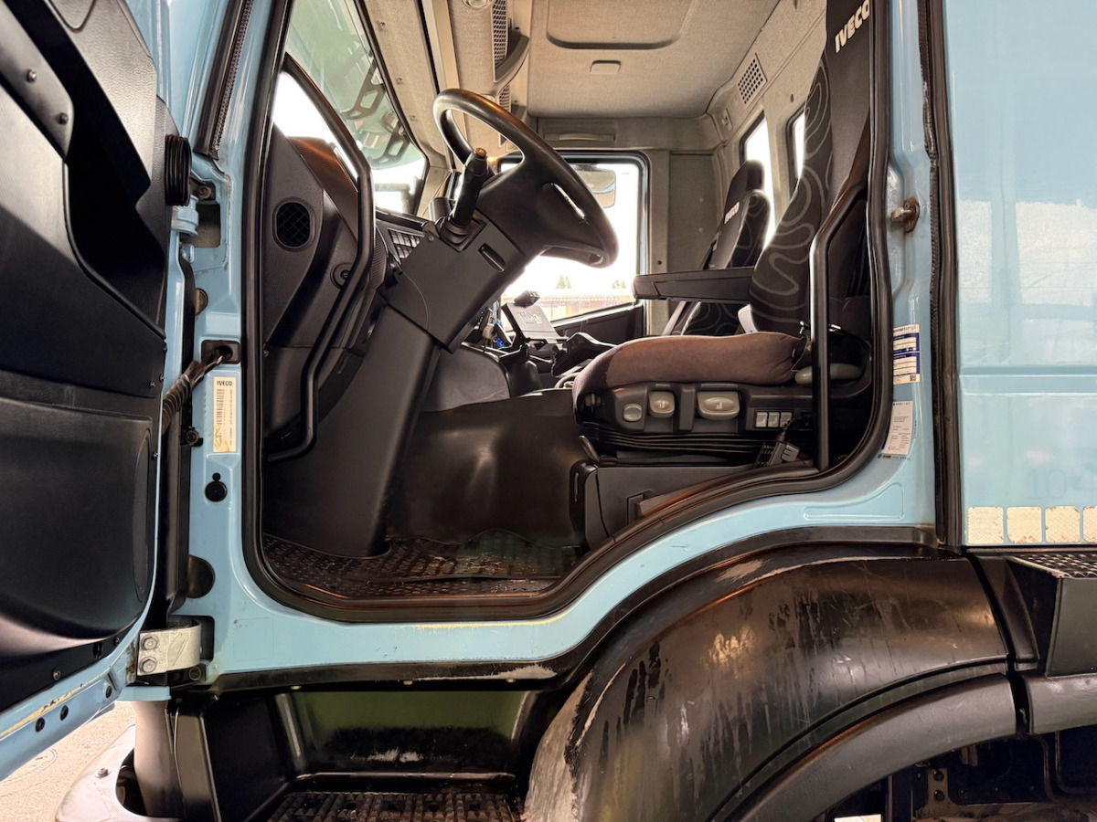 IVECO 340T45 Trakker 8x4 - Крюковой мультилифт: фото 5 IVECO 340T45 Trakker 8x4 - Крюковой мультилифт: фото 5