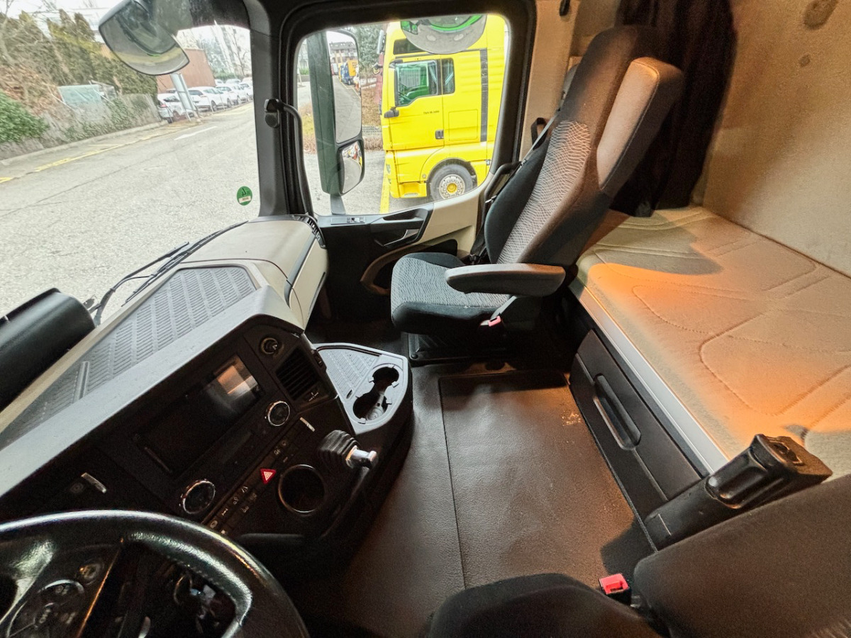 MERCEDES 2543 6x2 - Грузовик-контейнеровоз/ Сменный кузов: фото 5 MERCEDES 2543 6x2 - Грузовик-контейнеровоз/ Сменный кузов: фото 5