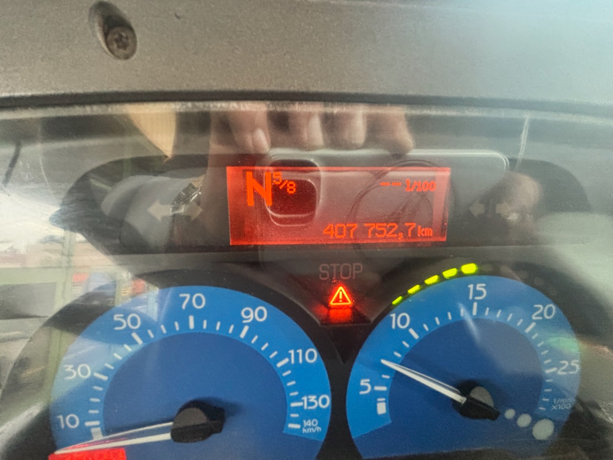 Самосвал RENAULT Kerax 420DCI 4x4: фото 6 Самосвал RENAULT Kerax 420DCI 4x4: фото 6