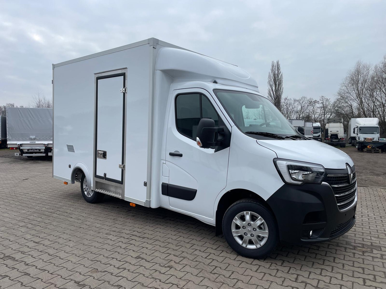 Renault Master Isolierte Koffer Platform - Фургон с закрытым кузовом: фото 1 Renault Master Isolierte Koffer Platform - Фургон с закрытым кузовом: фото 1