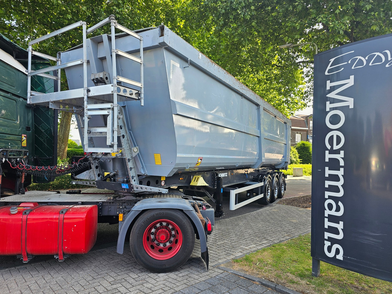 Schmitz SGF-S3 Scraptipper 55 M3 - Самосвальный полуприцеп: фото 1 Schmitz SGF-S3 Scraptipper 55 M3 - Самосвальный полуприцеп: фото 1
