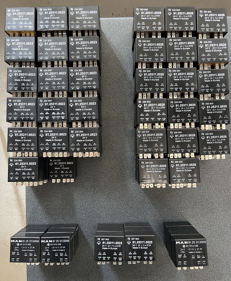 FLASHING-WIPING PULSE UNIT MAN F90,F2000 - Электрическая система для Грузовиков: фото 2 FLASHING-WIPING PULSE UNIT MAN F90,F2000 - Электрическая система для Грузовиков: фото 2