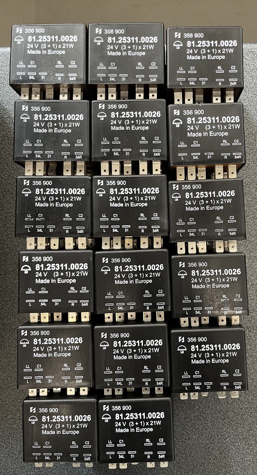 FLASHING-WIPING PULSE UNIT MAN F90,F2000 - Электрическая система для Грузовиков: фото 4 FLASHING-WIPING PULSE UNIT MAN F90,F2000 - Электрическая система для Грузовиков: фото 4