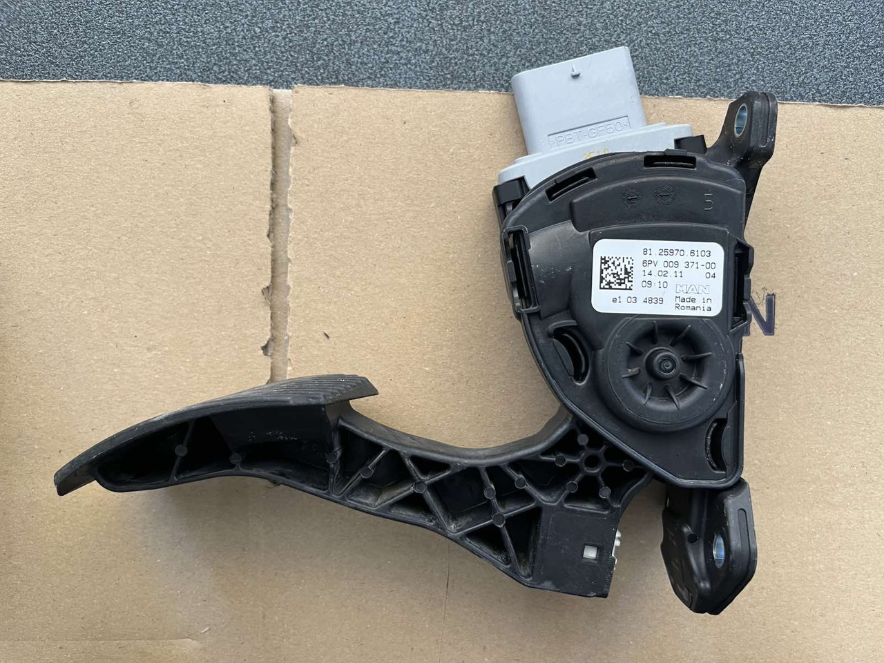 Детали тормозной системы для Грузовиков FOOT BRAKE VALVE ELECTRONIC BRAKE SYSTEM MAN TGM-TGL: фото 11 Детали тормозной системы для Грузовиков FOOT BRAKE VALVE ELECTRONIC BRAKE SYSTEM MAN TGM-TGL: фото 11