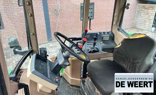 John Deere 6100 - Трактор: фото 5 John Deere 6100 - Трактор: фото 5