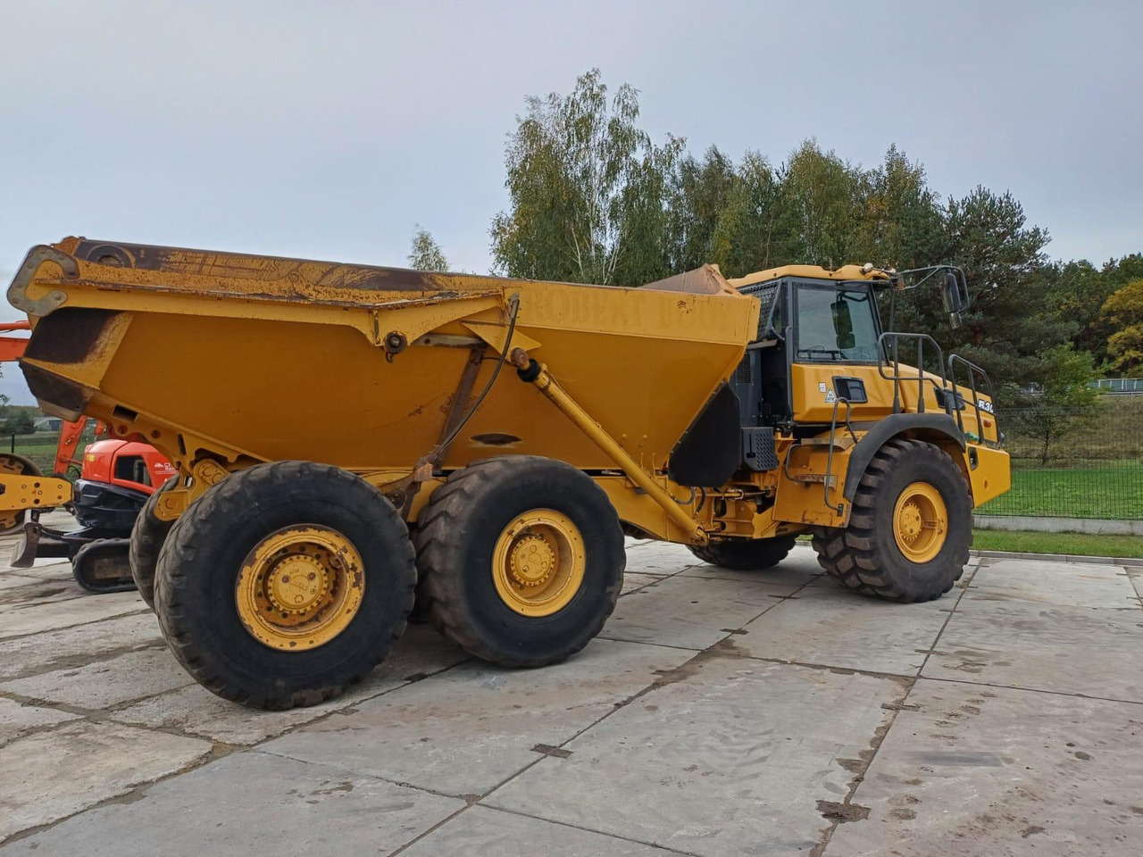 Bell B30E - Сочленённый самосвал: фото 3 Bell B30E - Сочленённый самосвал: фото 3