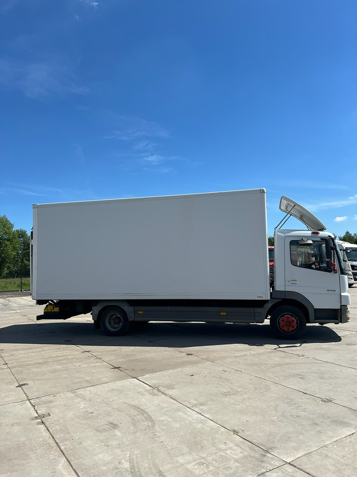 Mercedes-Benz ATEGO 818 dostawczy winda - Грузовик с закрытым кузовом: фото 4 Mercedes-Benz ATEGO 818 dostawczy winda - Грузовик с закрытым кузовом: фото 4