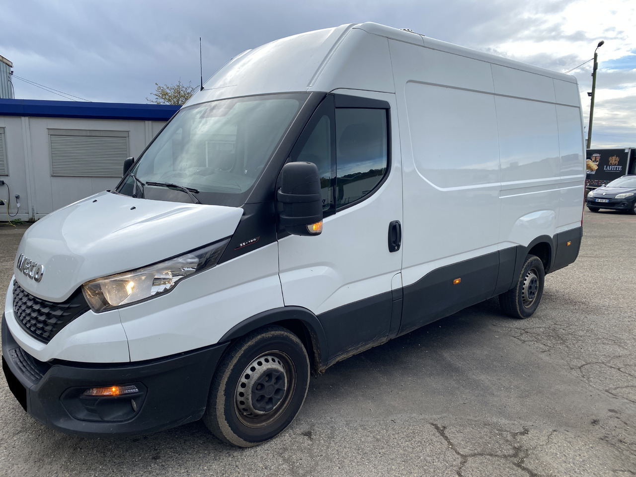 IVECO DAILY 35S18 - Цельнометаллический фургон: фото 1 IVECO DAILY 35S18 - Цельнометаллический фургон: фото 1