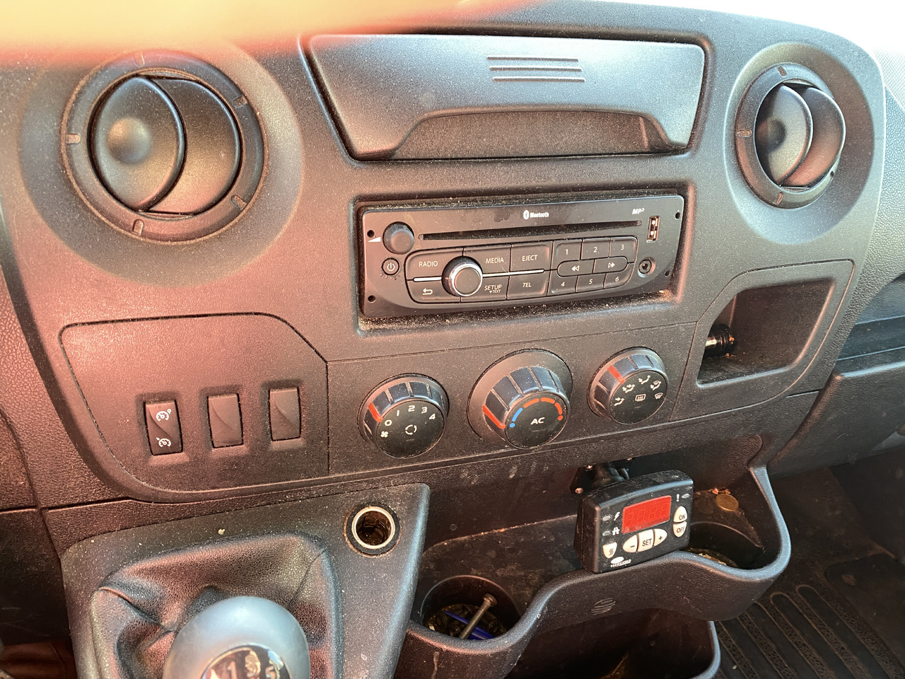 Фургон-рефрижератор для транспортировки пищевых продуктов RENAULT MASTER: фото 12 Фургон-рефрижератор для транспортировки пищевых продуктов RENAULT MASTER: фото 12