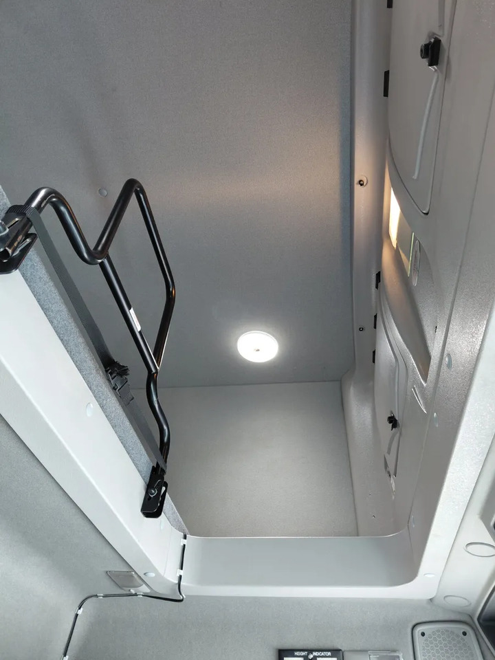 2017 Renault D12 4×2 Double Sleeper Curtainsider - Тентованный грузовик: фото 4 2017 Renault D12 4×2 Double Sleeper Curtainsider - Тентованный грузовик: фото 4