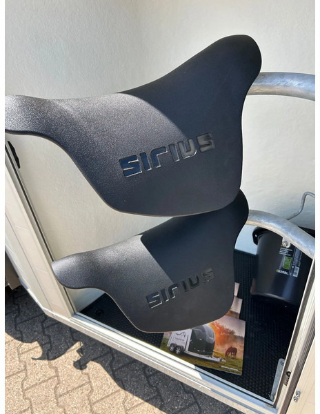 Sirius Voorraad / show modellen Sirius S45 S75 S77 S80 - Прицеп-коневоз: фото 3 Sirius Voorraad / show modellen Sirius S45 S75 S77 S80 - Прицеп-коневоз: фото 3