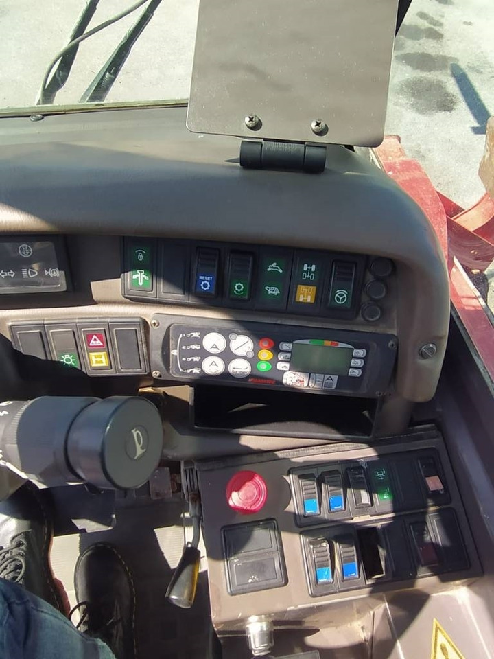 Manitou 1635 - Телескопический погрузчик: фото 4 Manitou 1635 - Телескопический погрузчик: фото 4