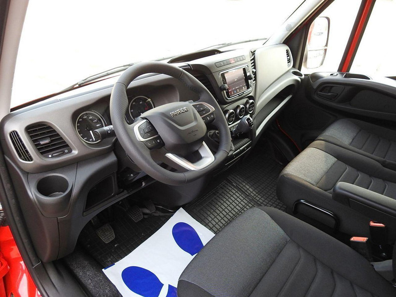 Iveco DAILY NOWY 35S18 CONNECT PLANDEKA 10 PALET WEBASTO KLIMATYZACJA - Грузовик с закрытым кузовом: фото 2 Iveco DAILY NOWY 35S18 CONNECT PLANDEKA 10 PALET WEBASTO KLIMATYZACJA - Грузовик с закрытым кузовом: фото 2