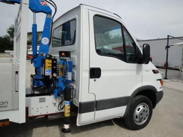 Iveco Daily 35C11 - flatbed+crane - Грузовик бортовой/ Платформа, Автоманипулятор: фото 5 Iveco Daily 35C11 - flatbed+crane - Грузовик бортовой/ Платформа, Автоманипулятор: фото 5