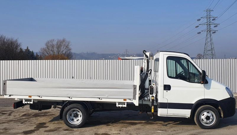 Iveco Daily 35C13 Bonfiglioli P 2300 - Pritsche 4,3 m - Малотоннажный бортовой грузовик: фото 4 Iveco Daily 35C13 Bonfiglioli P 2300 - Pritsche 4,3 m - Малотоннажный бортовой грузовик: фото 4