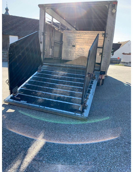 MAN TGL 12.250 - Грузовик для перевозки животных: фото 3 MAN TGL 12.250 - Грузовик для перевозки животных: фото 3