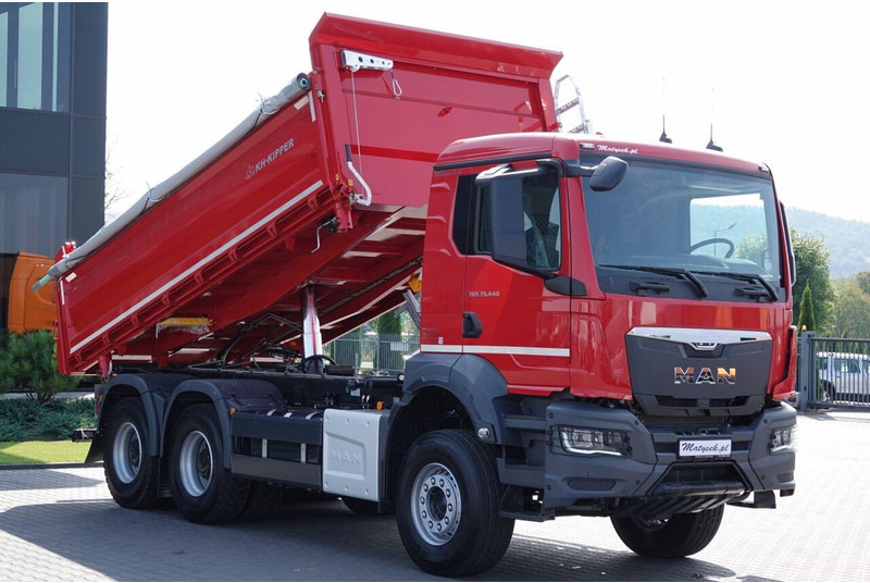 MAN TGS 33.440 / 6X4 / WYWROTKA 3 STRONNA / HYDROBURTA / BORDMATIC / - Самосвал: фото 2 MAN TGS 33.440 / 6X4 / WYWROTKA 3 STRONNA / HYDROBURTA / BORDMATIC / - Самосвал: фото 2