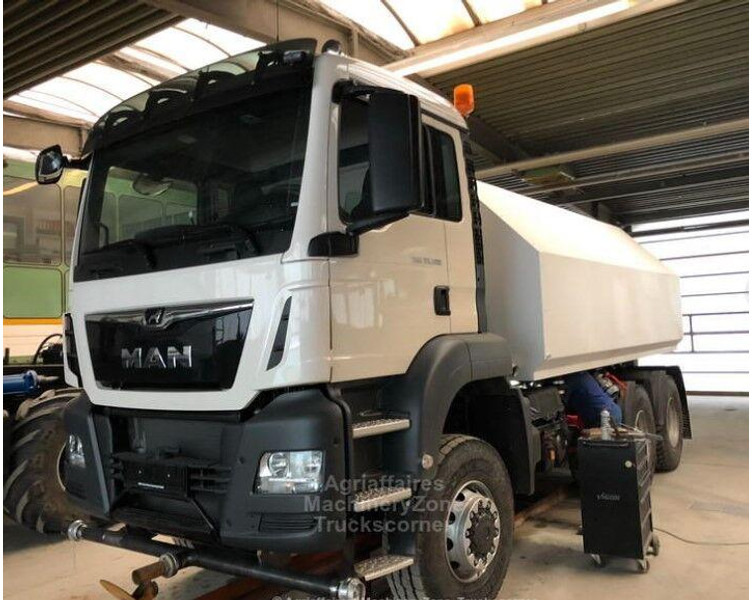 MAN TGS 33.500 - Грузовик-цистерна: фото 1 MAN TGS 33.500 - Грузовик-цистерна: фото 1
