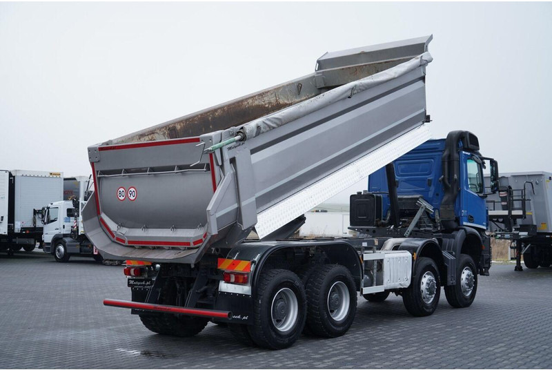 Mercedes-Benz ACTROS 4145 / 8X8 / WYWROTKA TYLNOZSYPOWA / KH-KIPPER 6 M / AUTO - Самосвал: фото 4 Mercedes-Benz ACTROS 4145 / 8X8 / WYWROTKA TYLNOZSYPOWA / KH-KIPPER 6 M / AUTO - Самосвал: фото 4