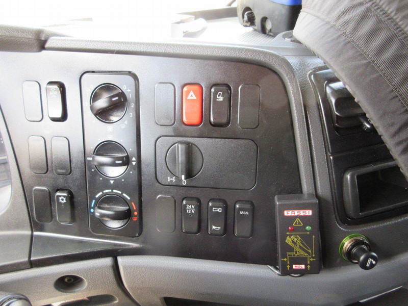 Mercedes-Benz ATEGO 1224 L - Грузовик бортовой/ Платформа, Автоманипулятор: фото 3 Mercedes-Benz ATEGO 1224 L - Грузовик бортовой/ Платформа, Автоманипулятор: фото 3