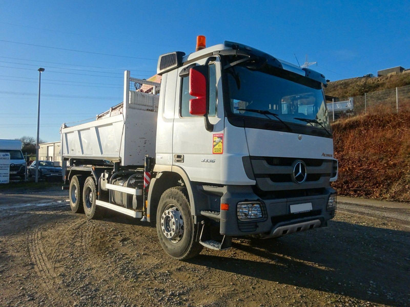 Mercedes-Benz Actros 3336 6x4 Three sided Tipper + Crane FASSI F155A.0.22 - Самосвал, Автоманипулятор: фото 2 Mercedes-Benz Actros 3336 6x4 Three sided Tipper + Crane FASSI F155A.0.22 - Самосвал, Автоманипулятор: фото 2