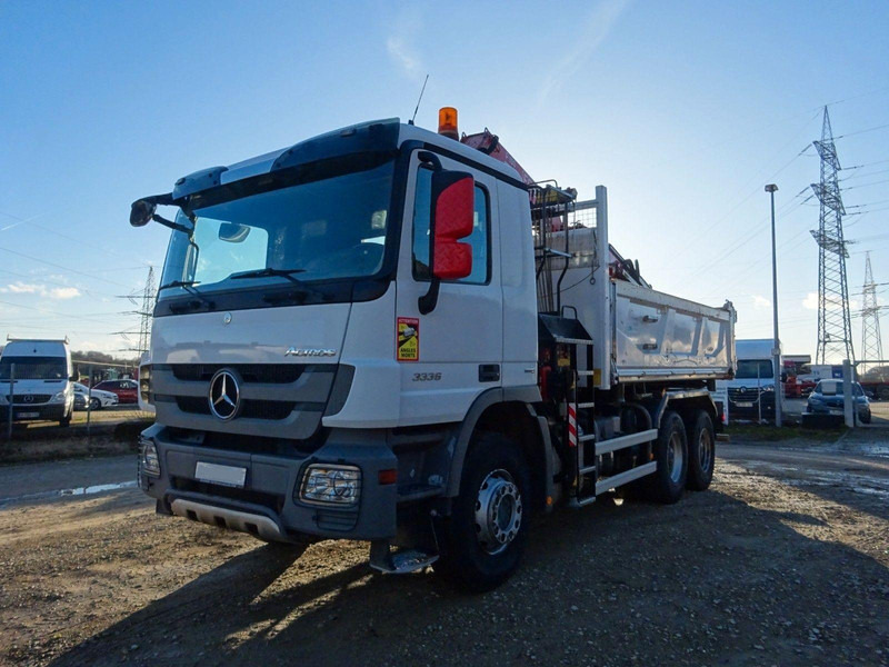 Mercedes-Benz Actros 3336 6x4 Three sided Tipper + Crane FASSI F155A.0.22 - Самосвал, Автоманипулятор: фото 1 Mercedes-Benz Actros 3336 6x4 Three sided Tipper + Crane FASSI F155A.0.22 - Самосвал, Автоманипулятор: фото 1