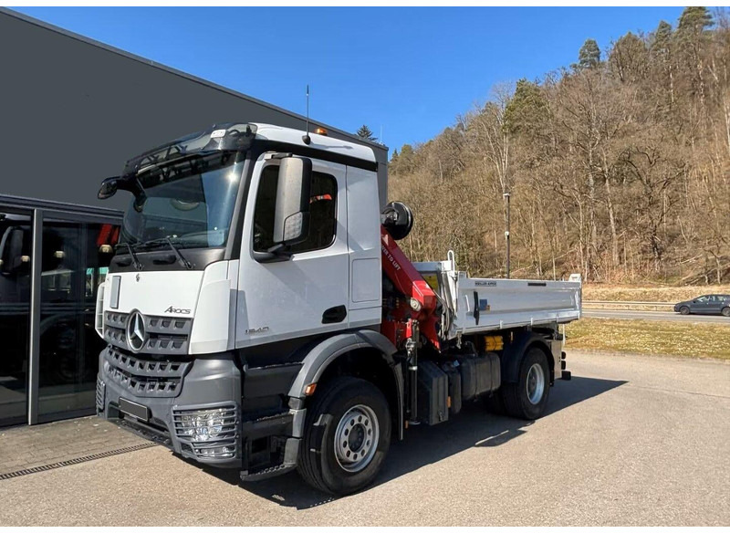 Mercedes-Benz Arocs 1840 - 3 way tipper truck + crane - Самосвал, Автоманипулятор: фото 1 Mercedes-Benz Arocs 1840 - 3 way tipper truck + crane - Самосвал, Автоманипулятор: фото 1
