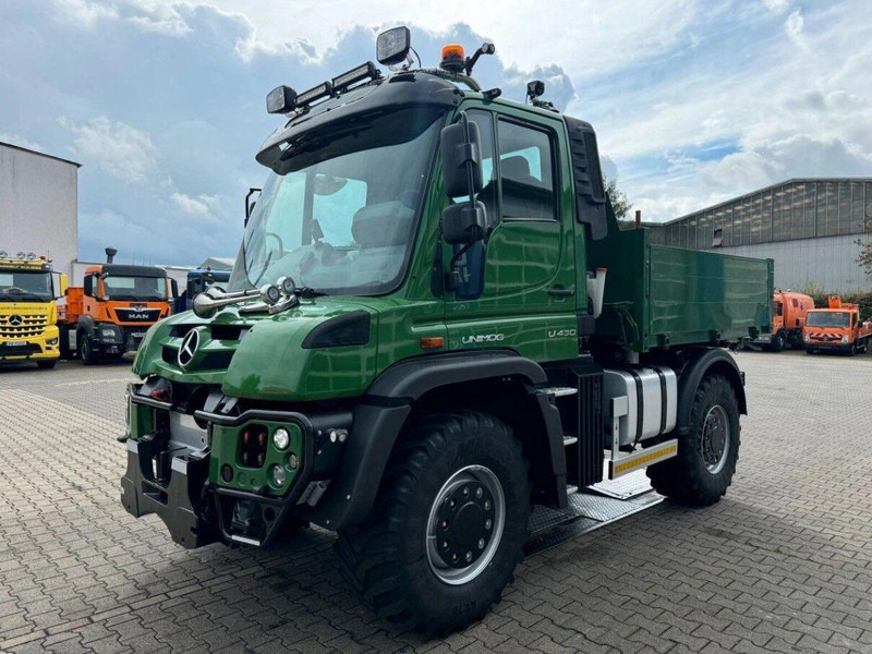 Mercedes-Benz Unimog U430 4x4 Tipper - Самосвал: фото 1 Mercedes-Benz Unimog U430 4x4 Tipper - Самосвал: фото 1