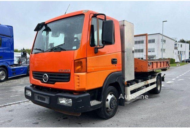 Nissan Atleon 80.19 - Hook lift truck+tipper - Крюковой мультилифт: фото 2 Nissan Atleon 80.19 - Hook lift truck+tipper - Крюковой мультилифт: фото 2