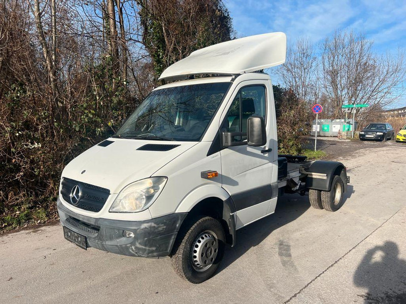 Mercedes-Benz SPRINTER 519 - Тягач: фото 1 Mercedes-Benz SPRINTER 519 - Тягач: фото 1
