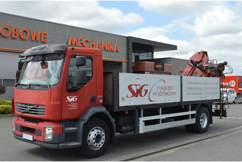 Volvo FL 18.280 Pallet Forks Rotator "22.5 5300 kg HDS AT - Грузовик бортовой/ Платформа, Автоманипулятор: фото 1 Volvo FL 18.280 Pallet Forks Rotator "22.5 5300 kg HDS AT - Грузовик бортовой/ Платформа, Автоманипулятор: фото 1