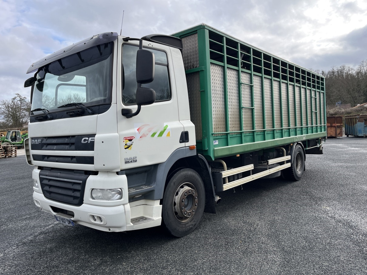 DAF CF410 - Коневоз: фото 1 DAF CF410 - Коневоз: фото 1