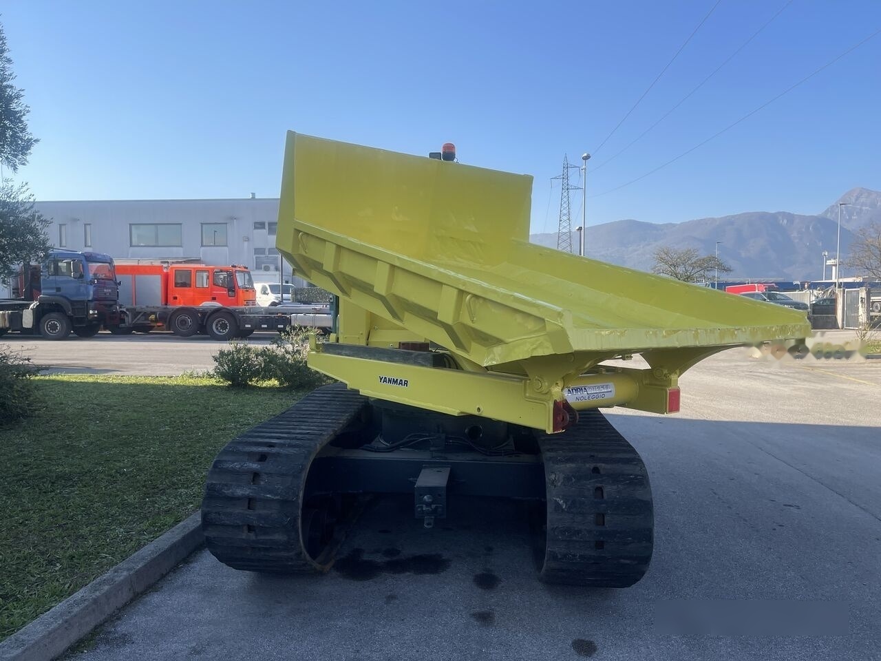 Yanmar C50 - Гусеничный самосвал: фото 5 Yanmar C50 - Гусеничный самосвал: фото 5