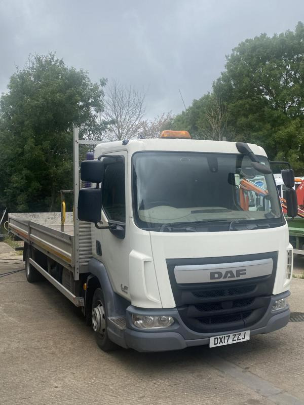 DAF LF45-150 Euro 6 - Грузовик бортовой/ Платформа: фото 1 DAF LF45-150 Euro 6 - Грузовик бортовой/ Платформа: фото 1